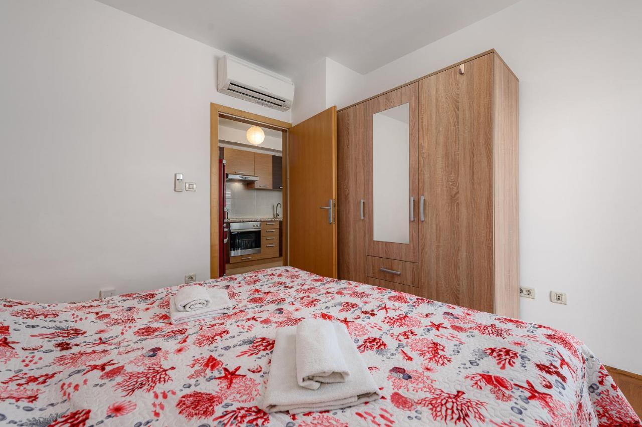 Apartment Ares 14 - Umag Center Esterno foto