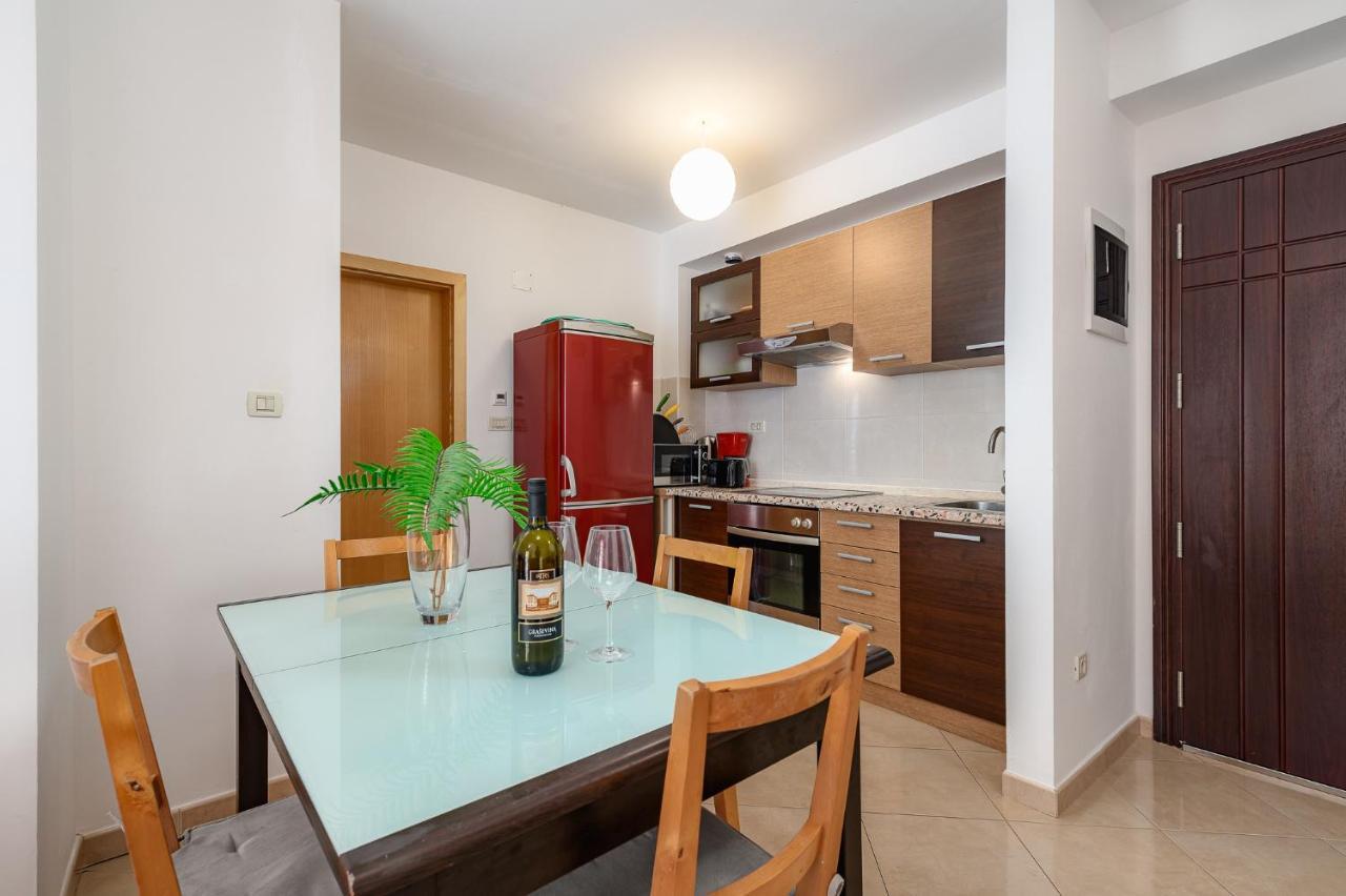 Apartment Ares 14 - Umag Center Esterno foto